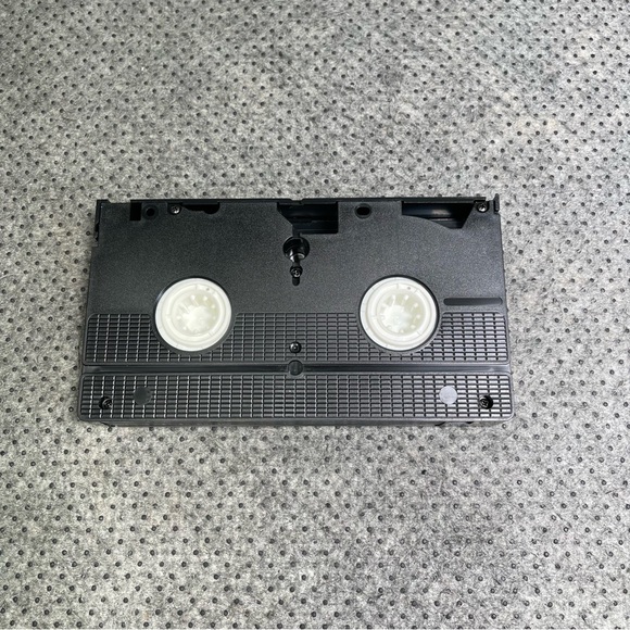 Walt Disney Aladdin VHS Tape. - Picture 4 of 5